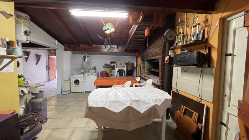 CASA DE 3 AMB + DPTO DE 2 AMB SOBRE LOTE DE 500MTS