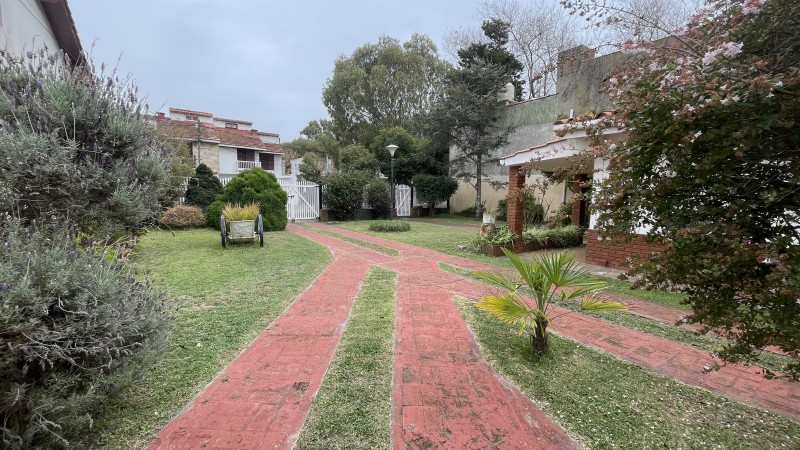 Hermosa Casa de 3 ambientes sobre lote propio!!!