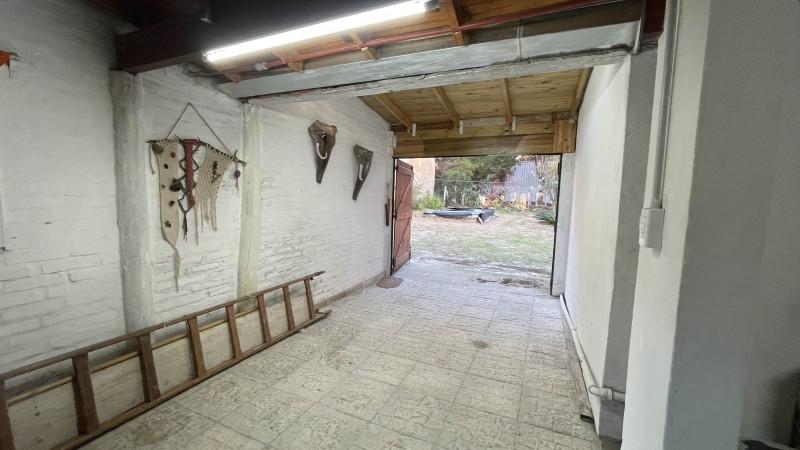 CASA DE 3 AMB + DPTO DE 2 AMB SOBRE LOTE DE 500MTS