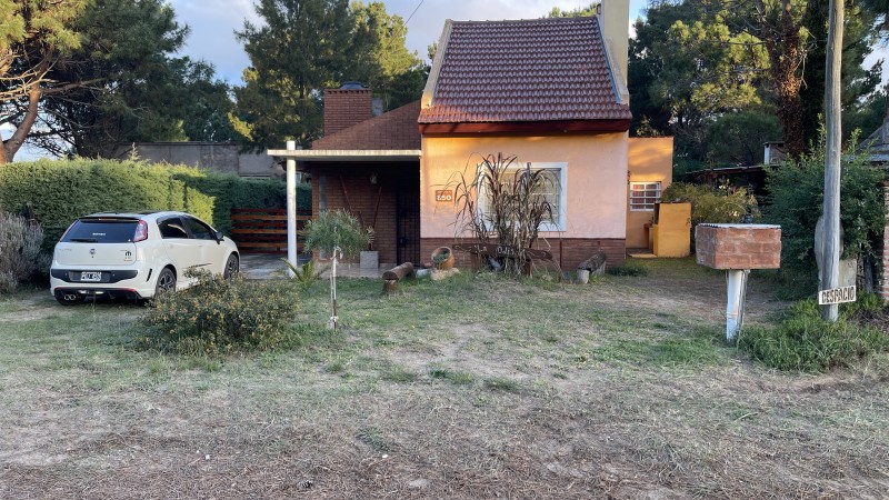 CASA DE 3 AMB + DPTO DE 2 AMB SOBRE LOTE DE 500MTS