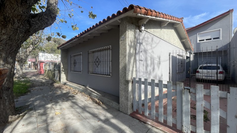 OPORTUNIDAD CASA DE 3 AMBIENTES AL FRENTE!!!
