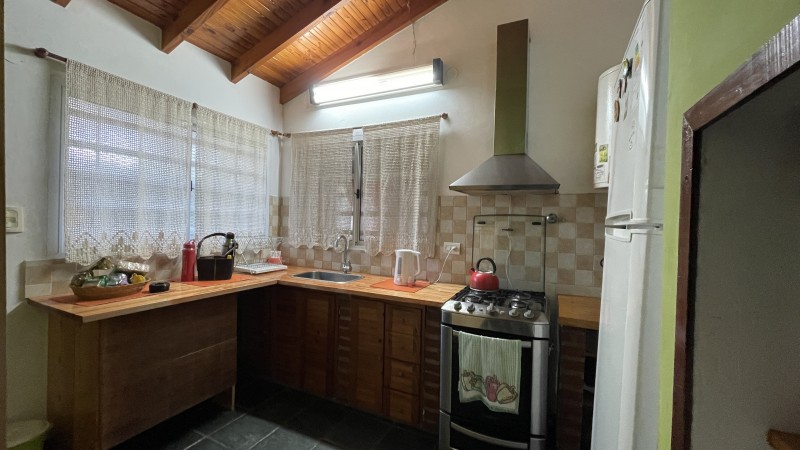 CASA DE 3 AMB + DPTO DE 2 AMB SOBRE LOTE DE 500MTS