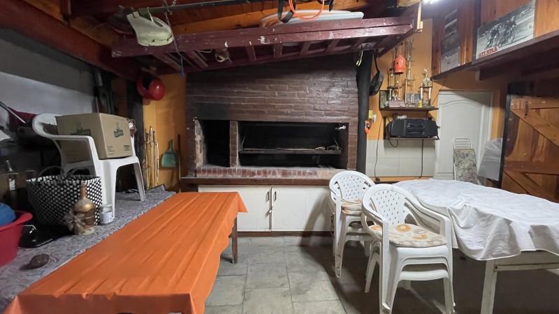 CASA DE 3 AMB + DPTO DE 2 AMB SOBRE LOTE DE 500MTS