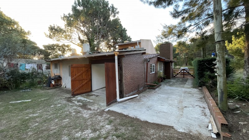 CASA DE 3 AMB + DPTO DE 2 AMB SOBRE LOTE DE 500MTS