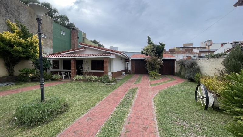 Hermosa Casa de 3 ambientes sobre lote propio!!!