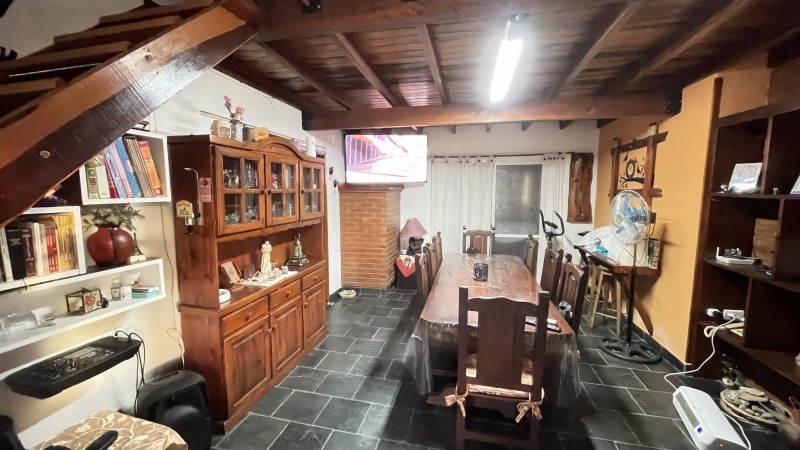 CASA DE 3 AMB + DPTO DE 2 AMB SOBRE LOTE DE 500MTS