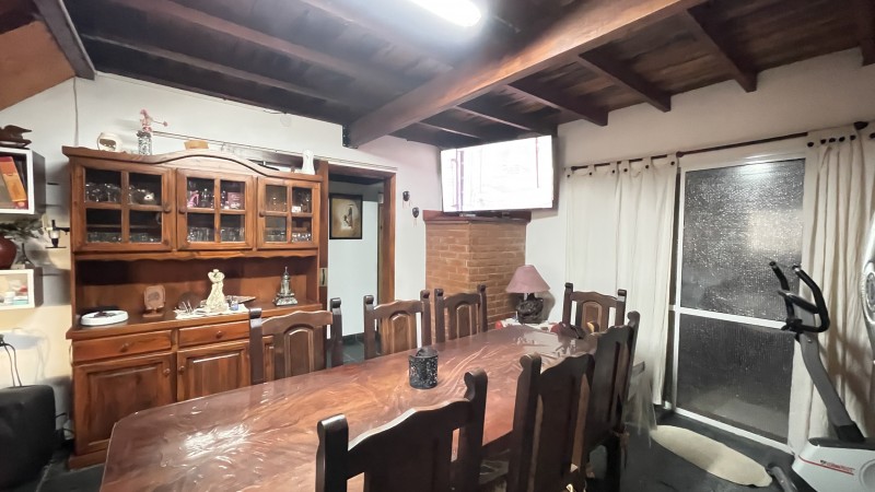 CASA DE 3 AMB + DPTO DE 2 AMB SOBRE LOTE DE 500MTS
