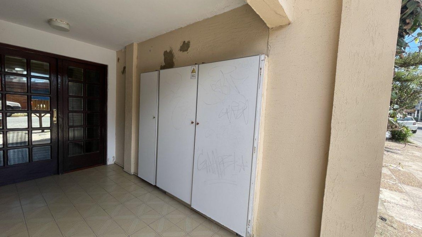DEPARTAMENTOS DE 3 AMBIENTES A METROS DEL MAR 1° PISO