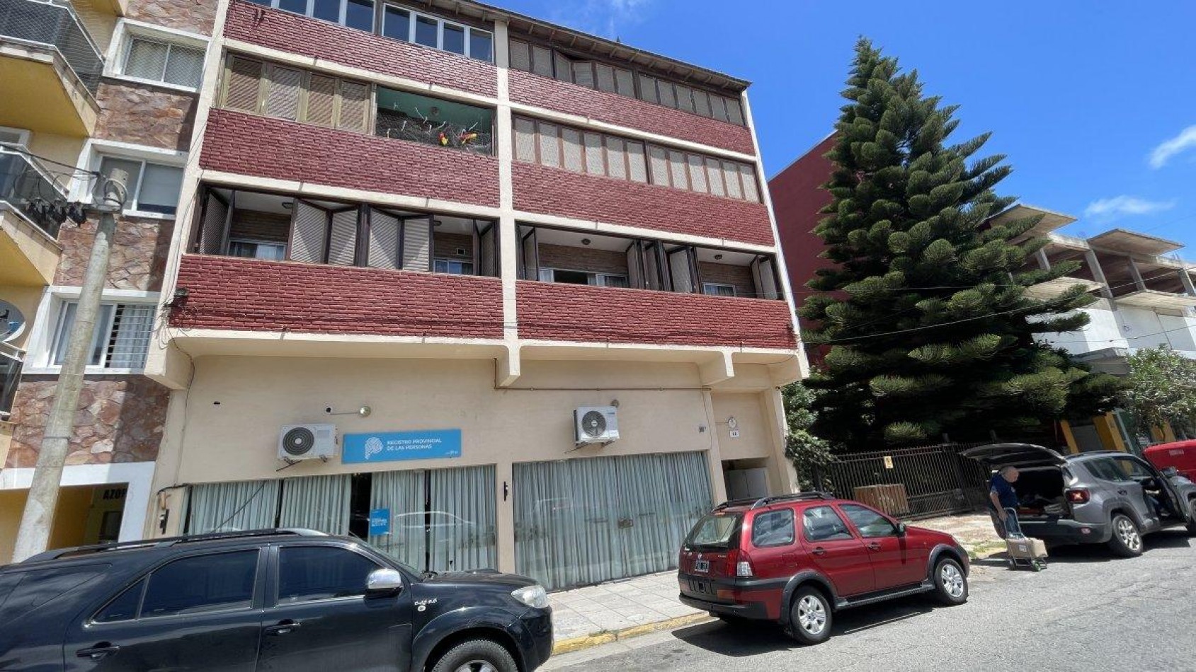 DEPARTAMENTOS DE 3 AMBIENTES A METROS DEL MAR 1° PISO
