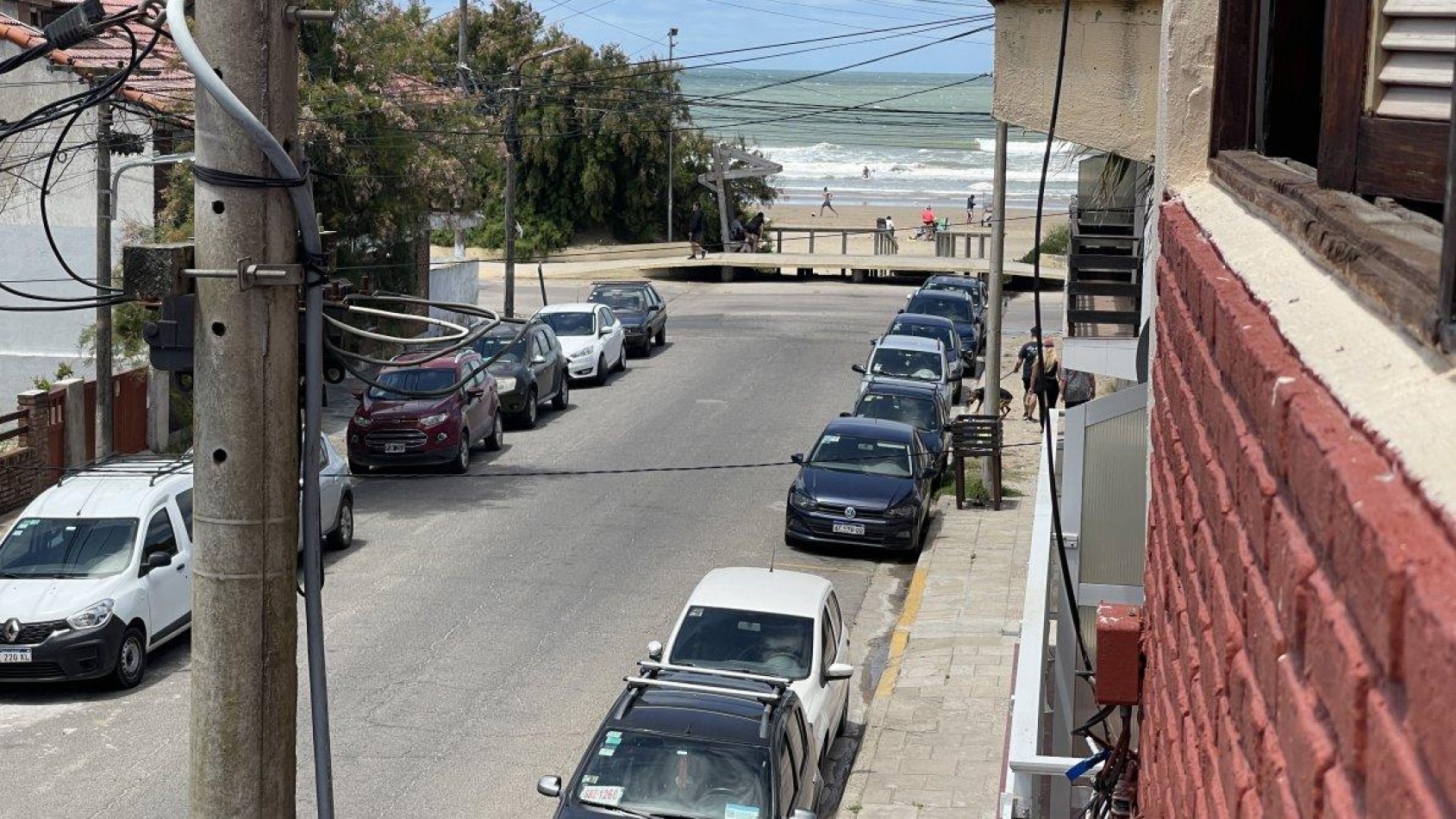 DEPARTAMENTOS DE 3 AMBIENTES A METROS DEL MAR 1° PISO