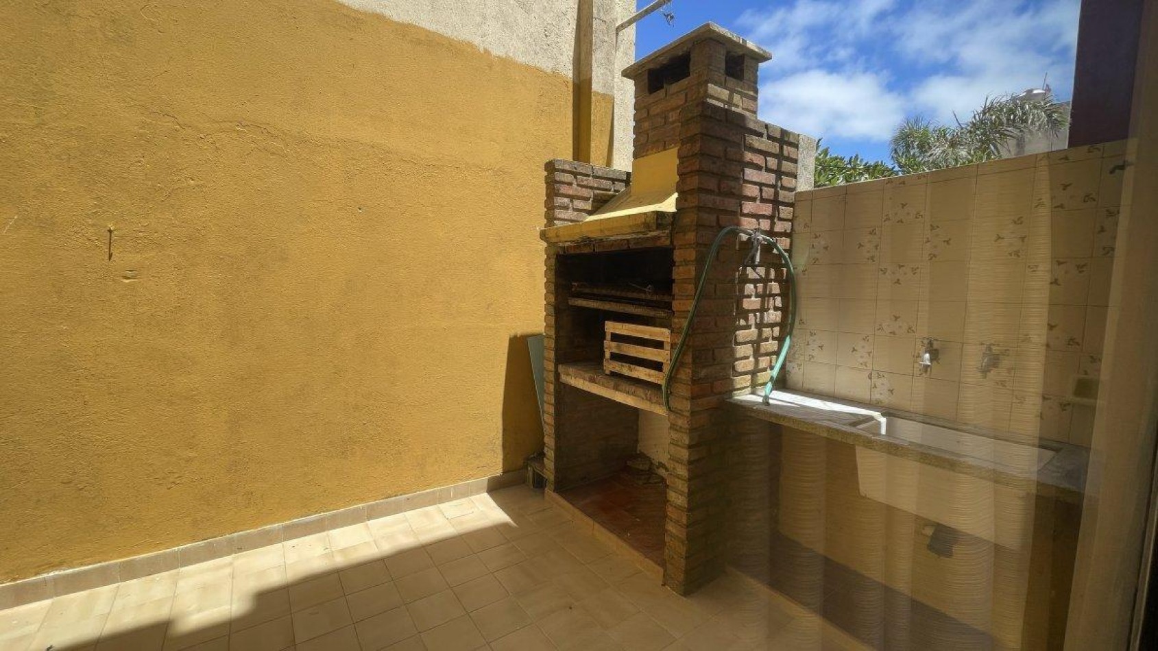 DEPARTAMENTOS DE 3 AMBIENTES A METROS DEL MAR 1° PISO