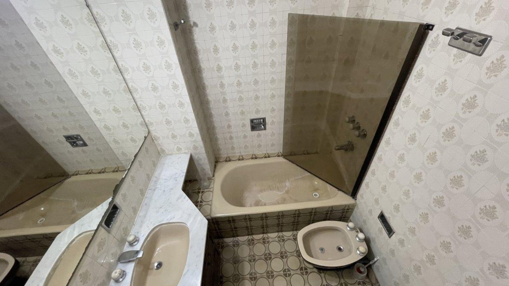 DEPARTAMENTOS DE 3 AMBIENTES A METROS DEL MAR 1° PISO