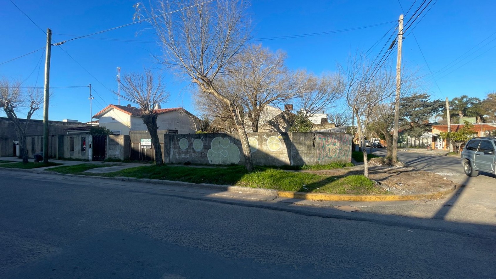 Excelente Terreno  en esquina - Apto Comercial