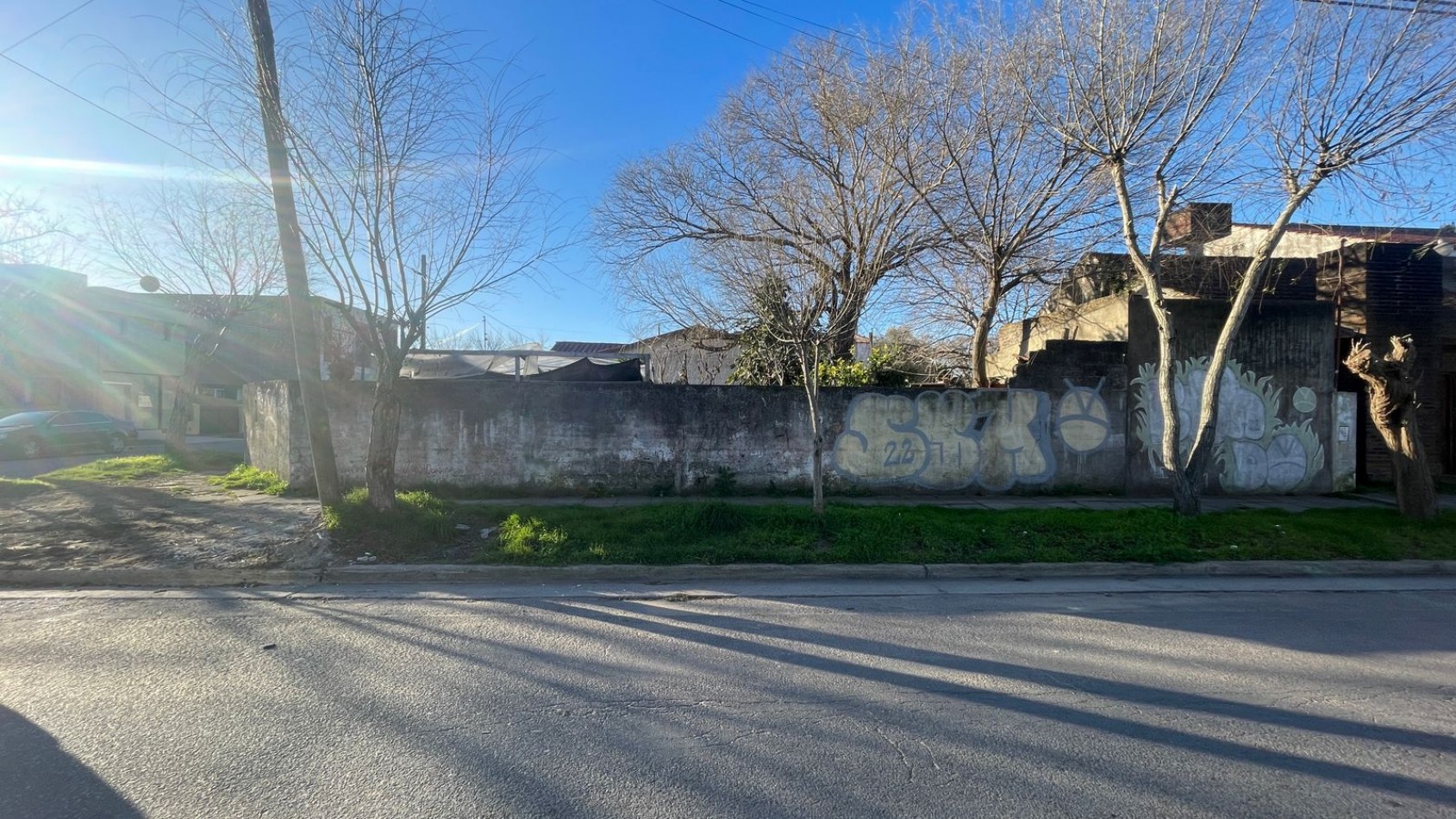 Excelente Terreno  en esquina - Apto Comercial