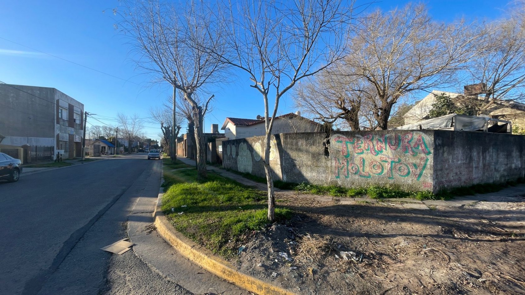 Excelente Terreno  en esquina - Apto Comercial