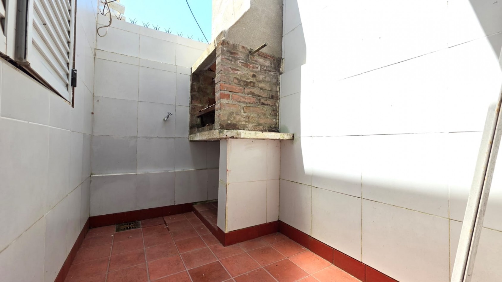 Hermoso departamento en pleno centro de 2 1/2 ambientes con muy bajas expensas!!
