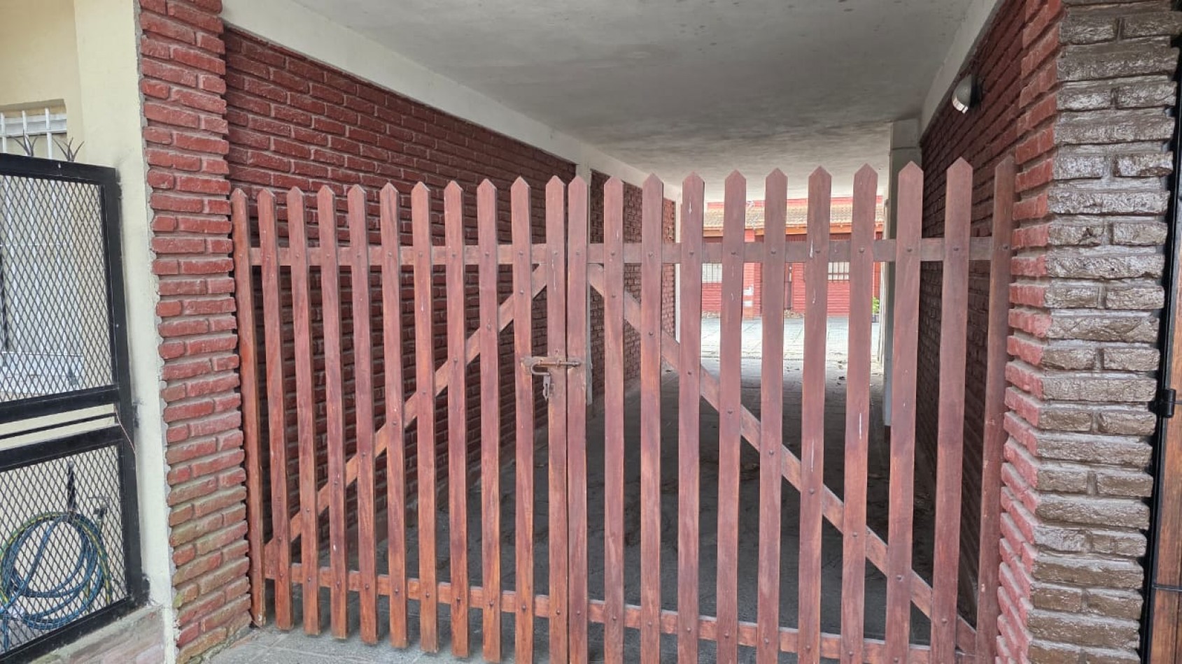 GRAN OPORTUNIDAD - DUPLEX 4 AMBIENTES EN PLENO CENTRO DE SAN BERNARDO!!!