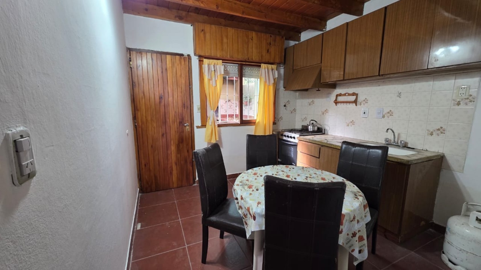GRAN OPORTUNIDAD - DUPLEX 4 AMBIENTES EN PLENO CENTRO DE SAN BERNARDO!!!