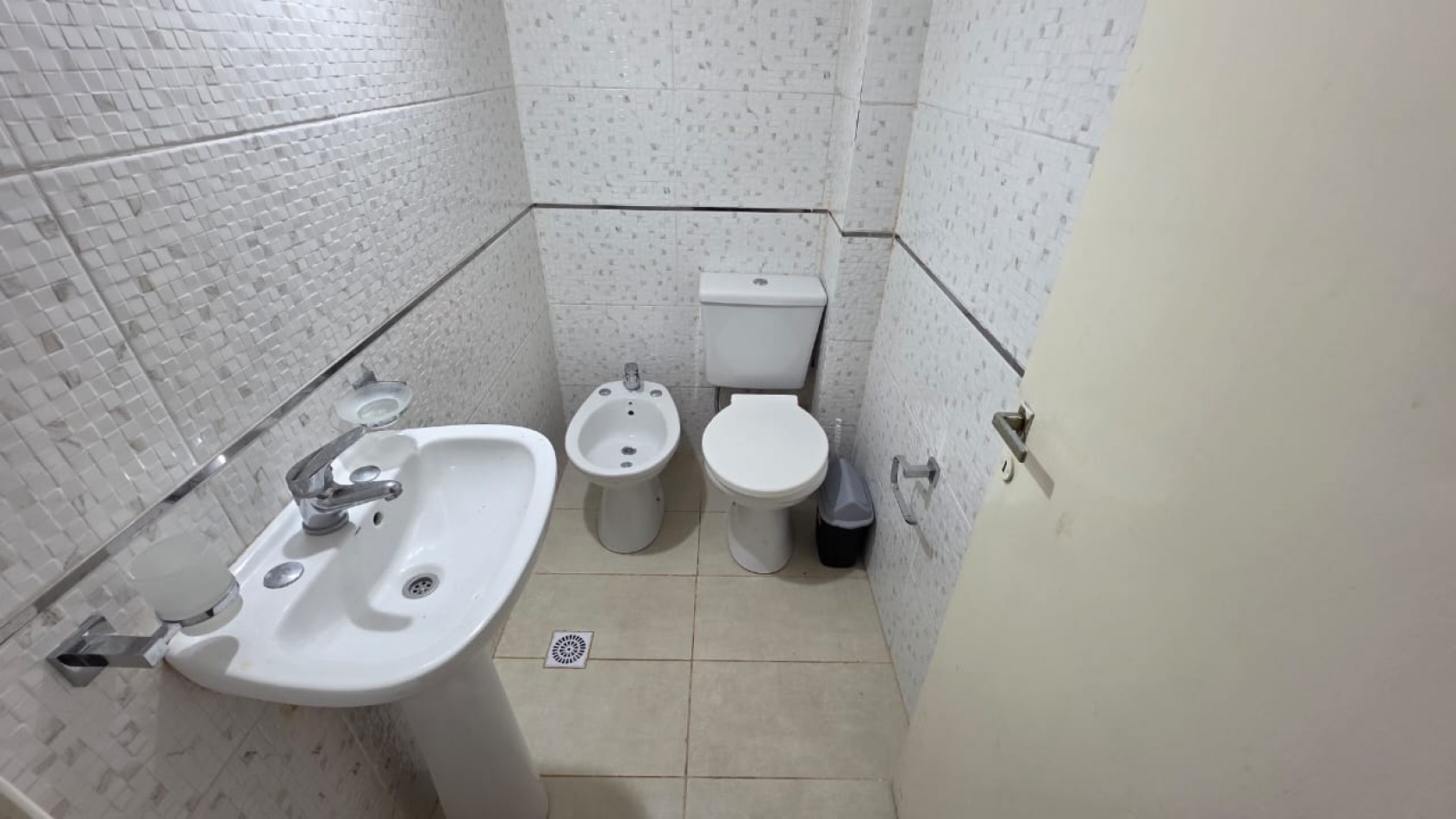 GRAN OPORTUNIDAD - DUPLEX 4 AMBIENTES EN PLENO CENTRO DE SAN BERNARDO!!!