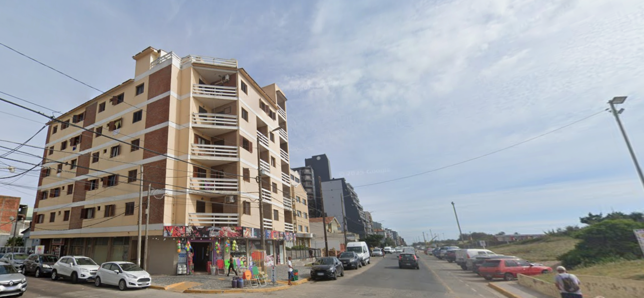 Monoambiente con vista al mar, a pasos de la playa y del centro peatonal de Av. Chiozza