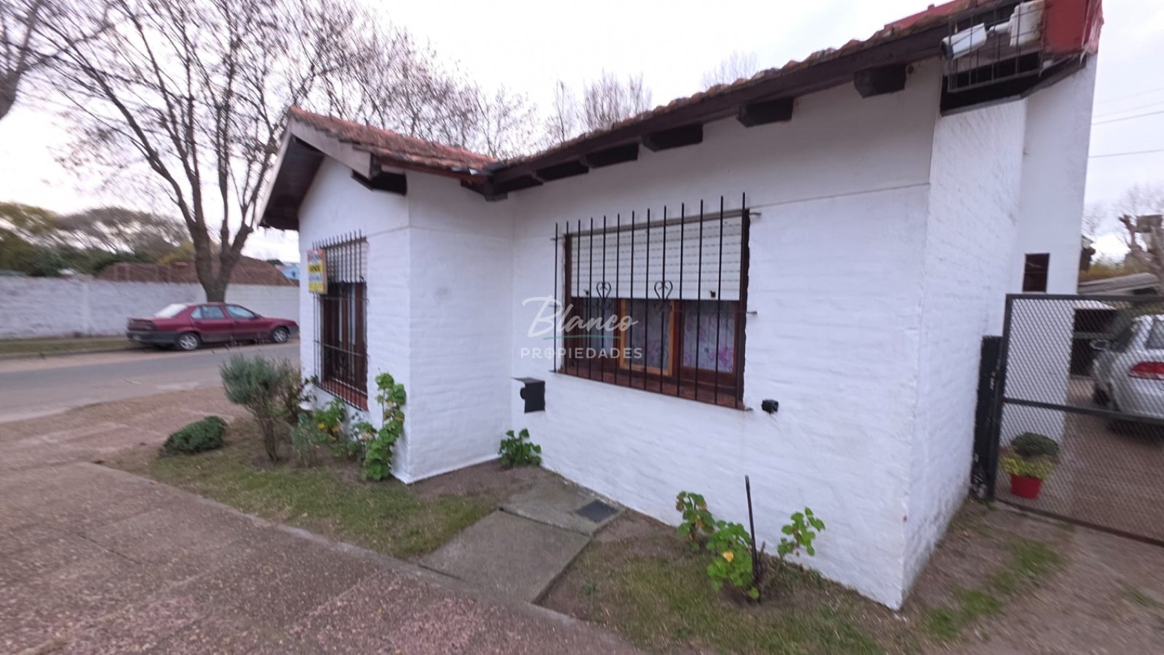 ¡IMPECABLE! PH al Frente 3 Ambientes con Todos los Servicios, Garage y Quincho