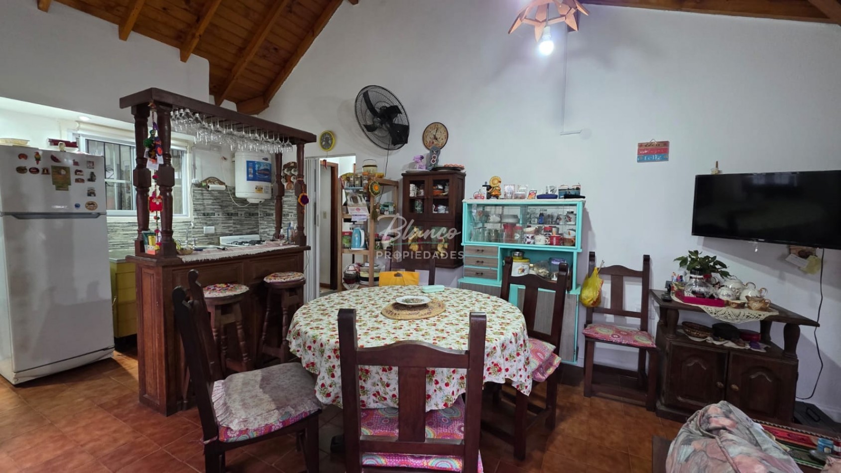 ¡IMPECABLE! PH al Frente 3 Ambientes con Todos los Servicios, Garage y Quincho