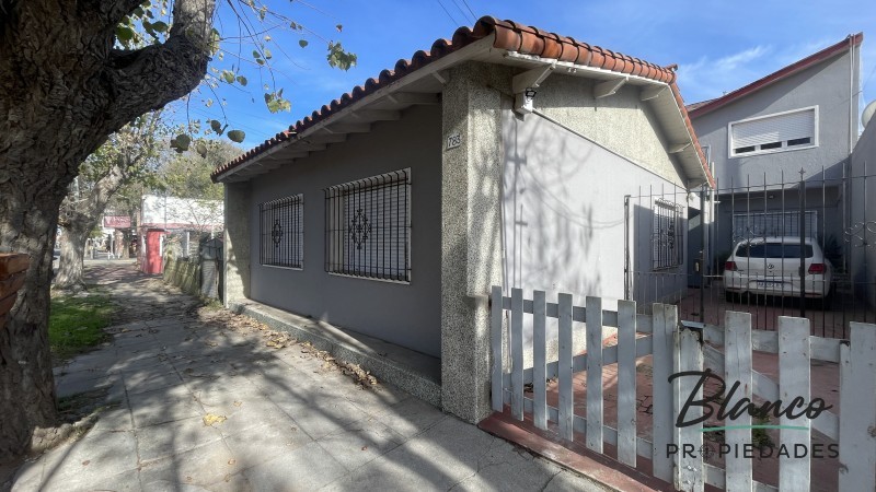 OPORTUNIDAD CASA DE 3 AMBIENTES AL FRENTE!!!