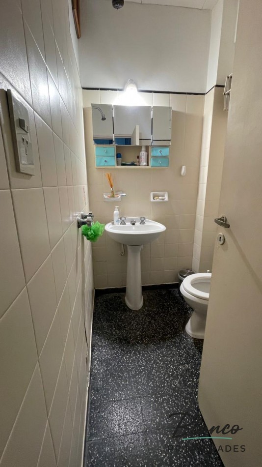 DEPARTAMENTO DE 2 AMBIENTES A METROS DE  AVENIDA  LIBERTADOR  EN 1° PISO