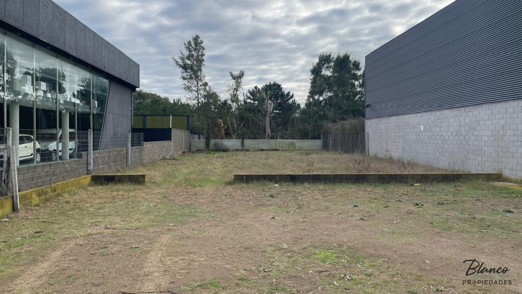 IMPORTANTE LOTE COMERCIAL SOBRE AV. LIBERTADOR