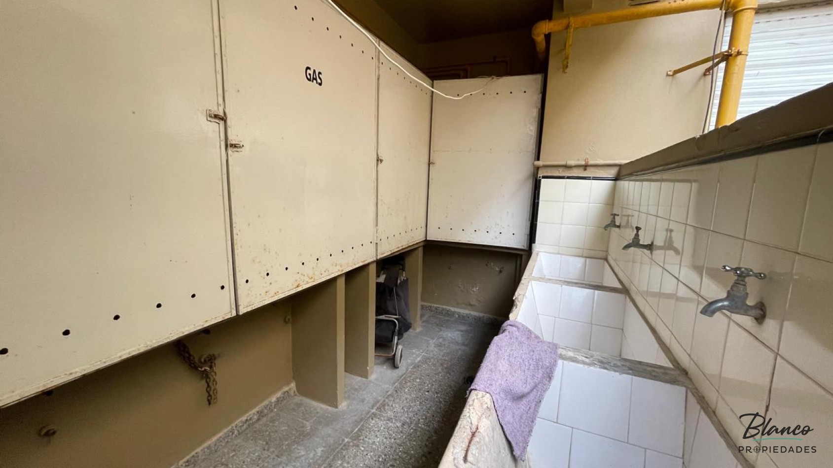 DEPARTAMENTO DE 2 AMBIENTES A METROS DE  AVENIDA  LIBERTADOR  EN 1° PISO