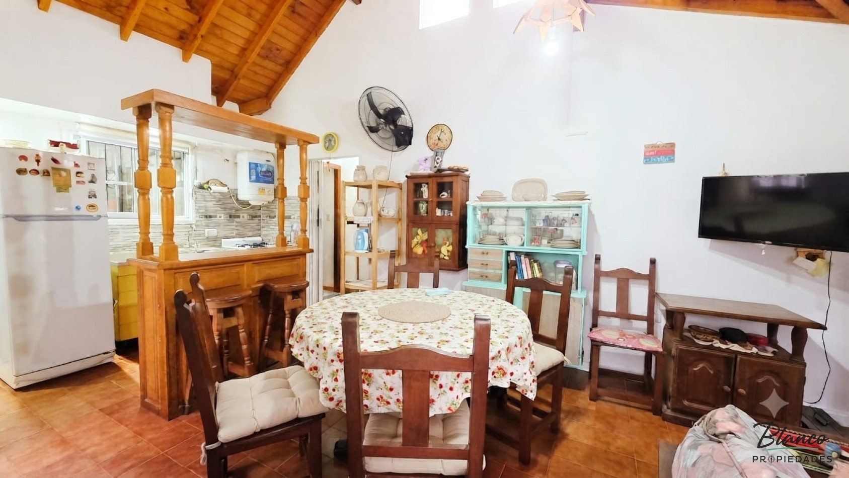 ¡IMPECABLE! PH al Frente 3 Ambientes con Todos los Servicios, Garage y Quincho