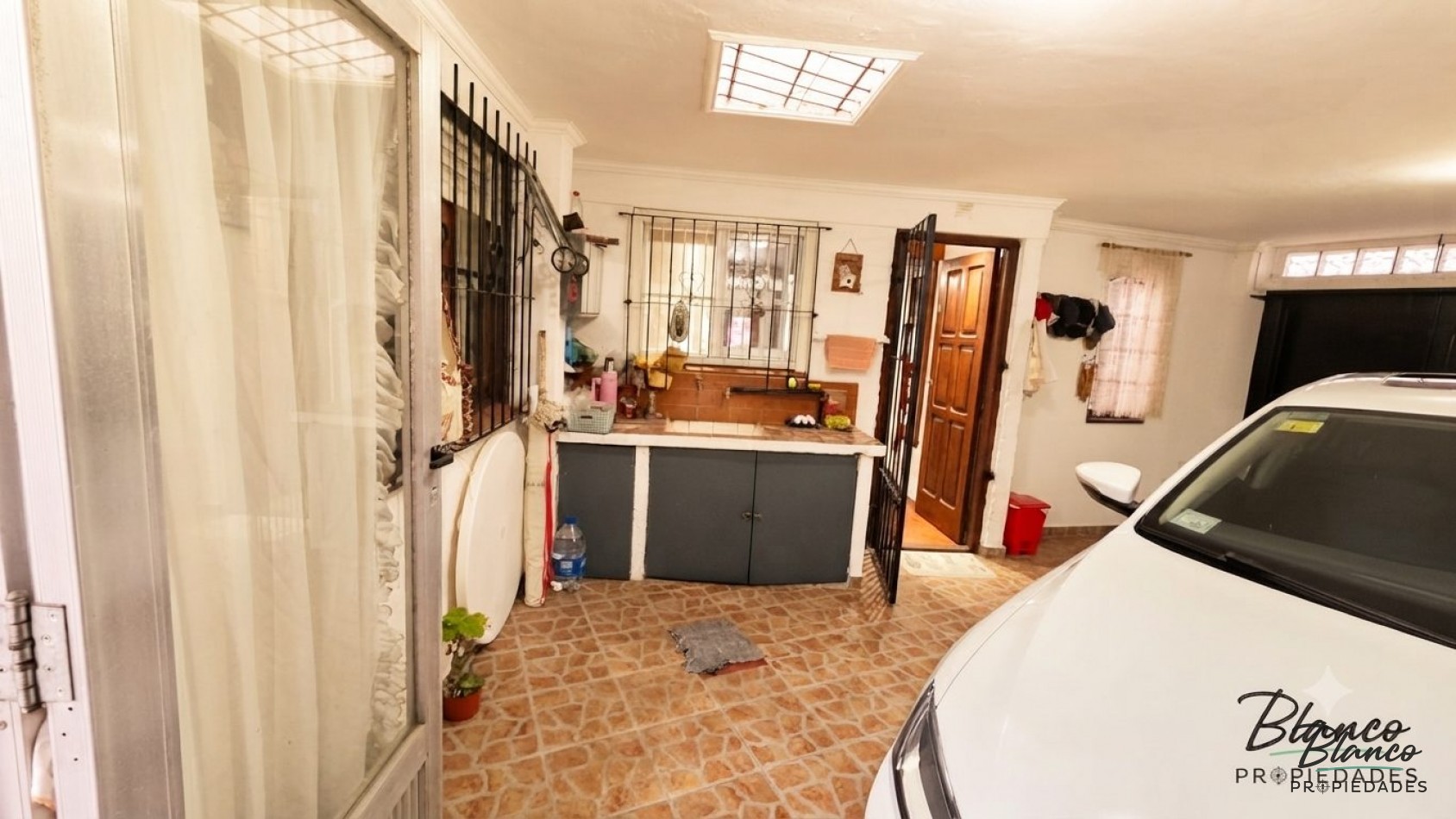 ¡IMPECABLE! PH al Frente 3 Ambientes con Todos los Servicios, Garage y Quincho