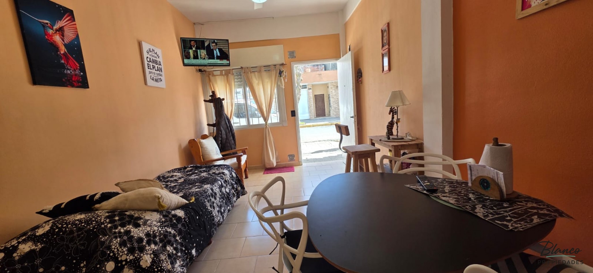 Hermoso Dpto de 2 ambientes en Planta Baja con todos los servicios en pleno centro