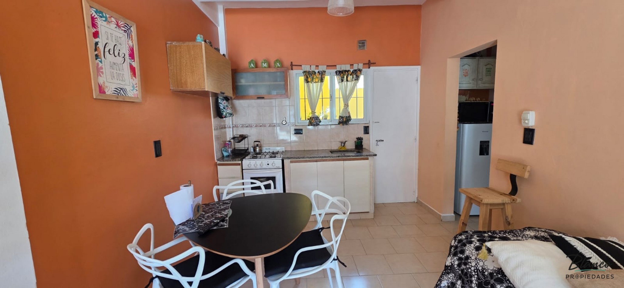Hermoso Dpto de 2 ambientes en Planta Baja con todos los servicios en pleno centro