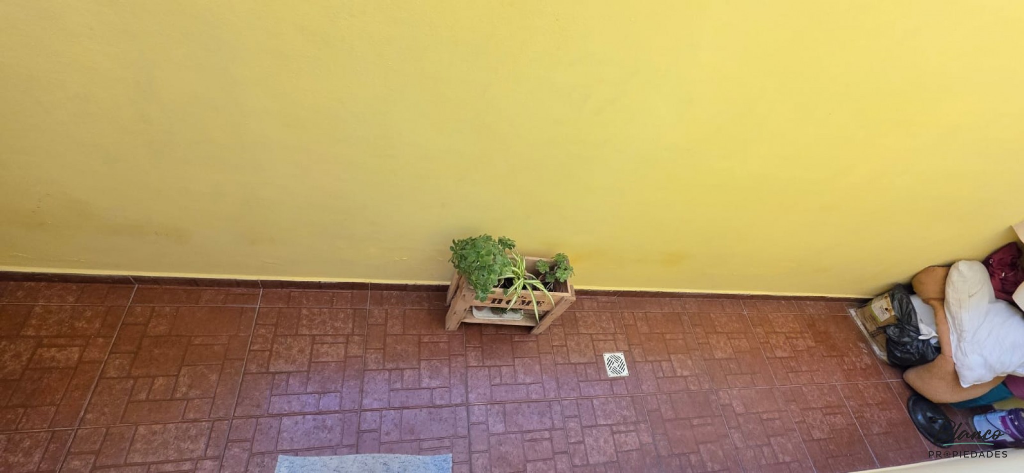 Hermoso Dpto de 2 ambientes en Planta Baja con todos los servicios en pleno centro