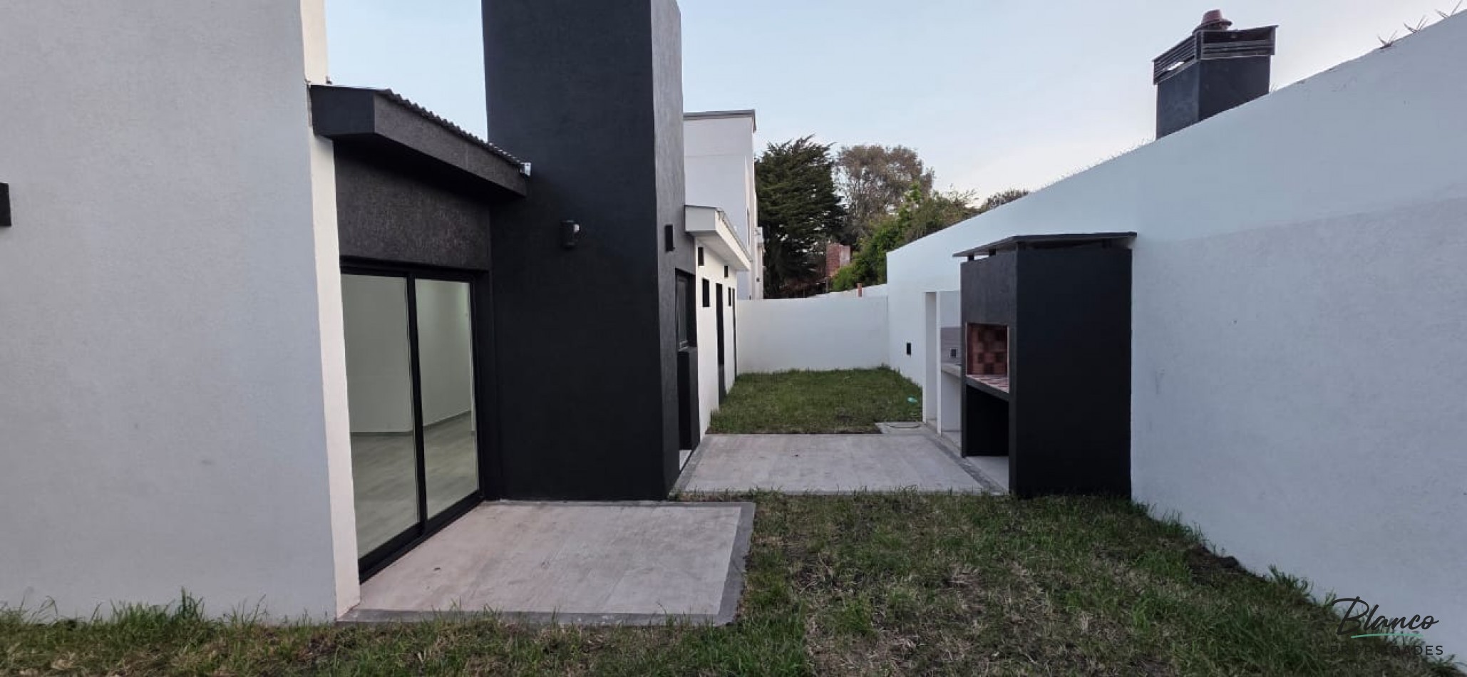 Hermosa Propiedad en venta a estrenar de 4 ambientes a Metros del mar!!! Complejo Popeye