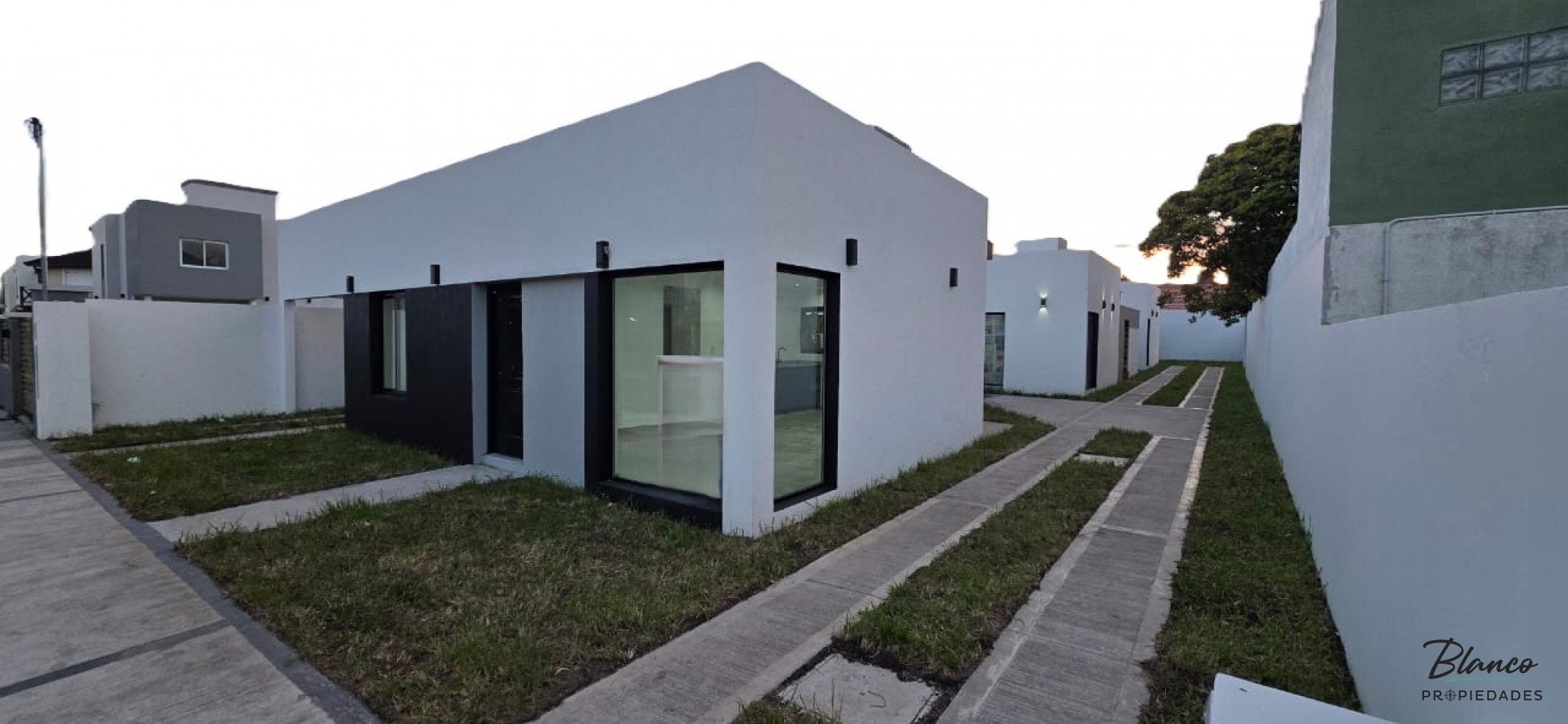 Hermosa Propiedad en venta a estrenar de 4 ambientes a Metros del mar!!! Complejo Popeye