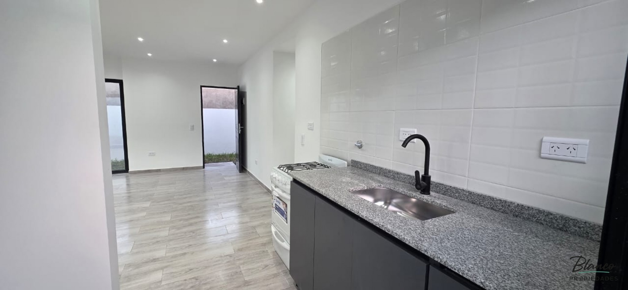 Hermosa Propiedad en venta a estrenar de 4 ambientes a Metros del mar!!! Complejo Popeye