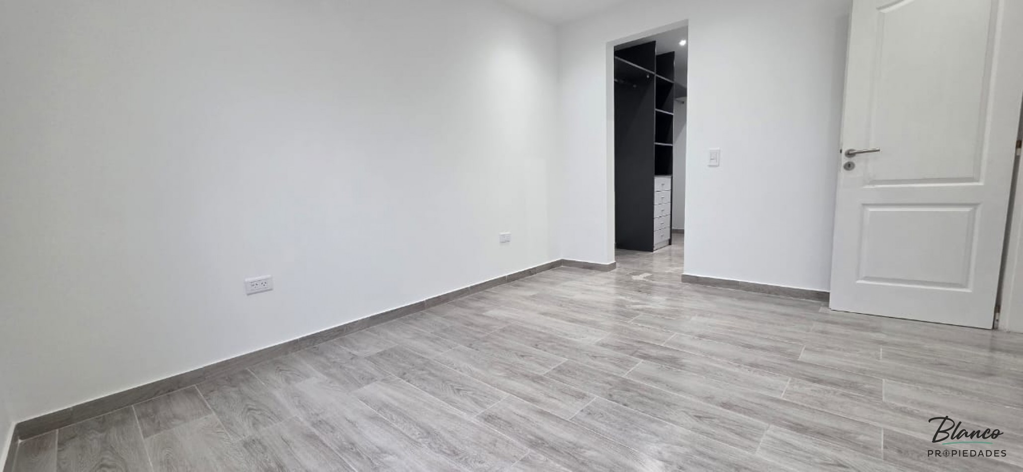 Hermosa Propiedad en venta a estrenar de 4 ambientes a Metros del mar!!! Complejo Popeye