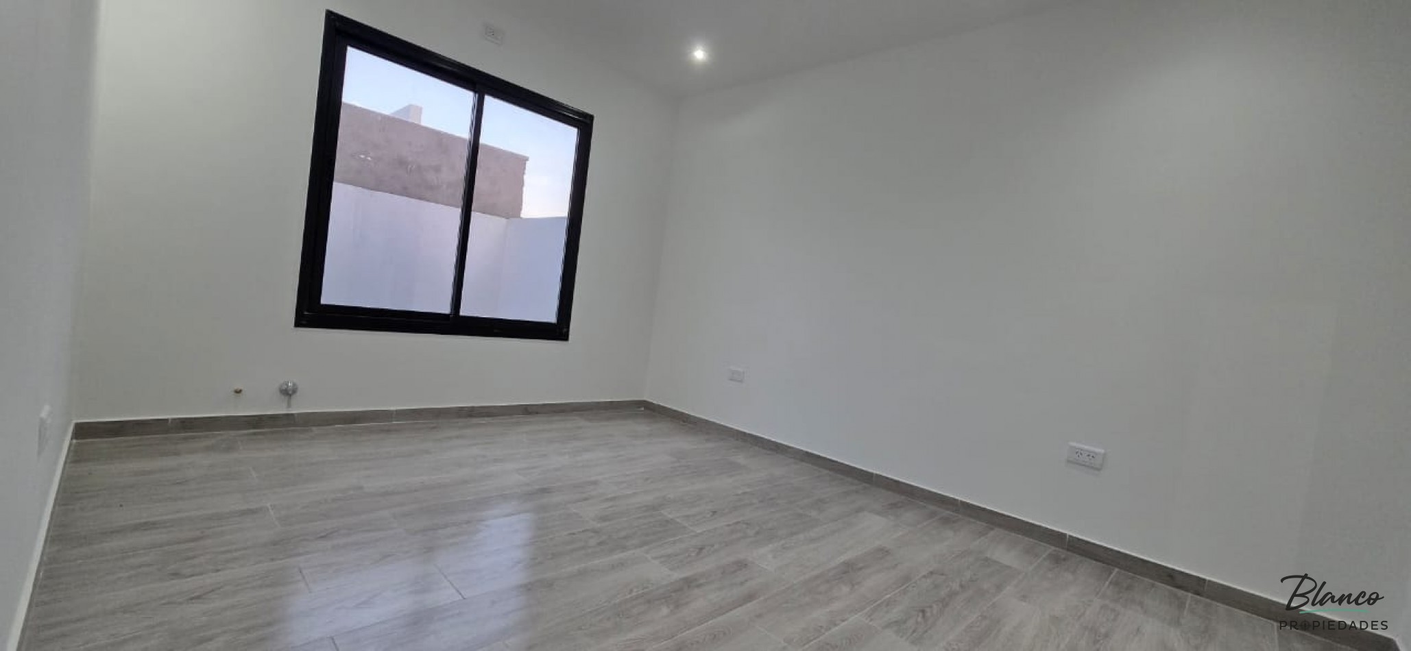 Hermosa Propiedad en venta a estrenar de 4 ambientes a Metros del mar!!! Complejo Popeye