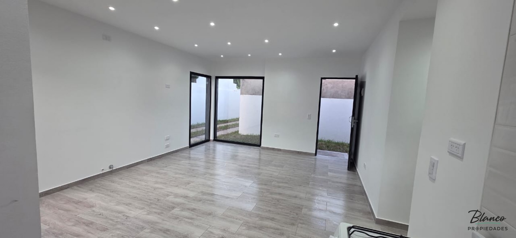 Hermosa Propiedad en venta a estrenar de 4 ambientes a Metros del mar!!! Complejo Popeye