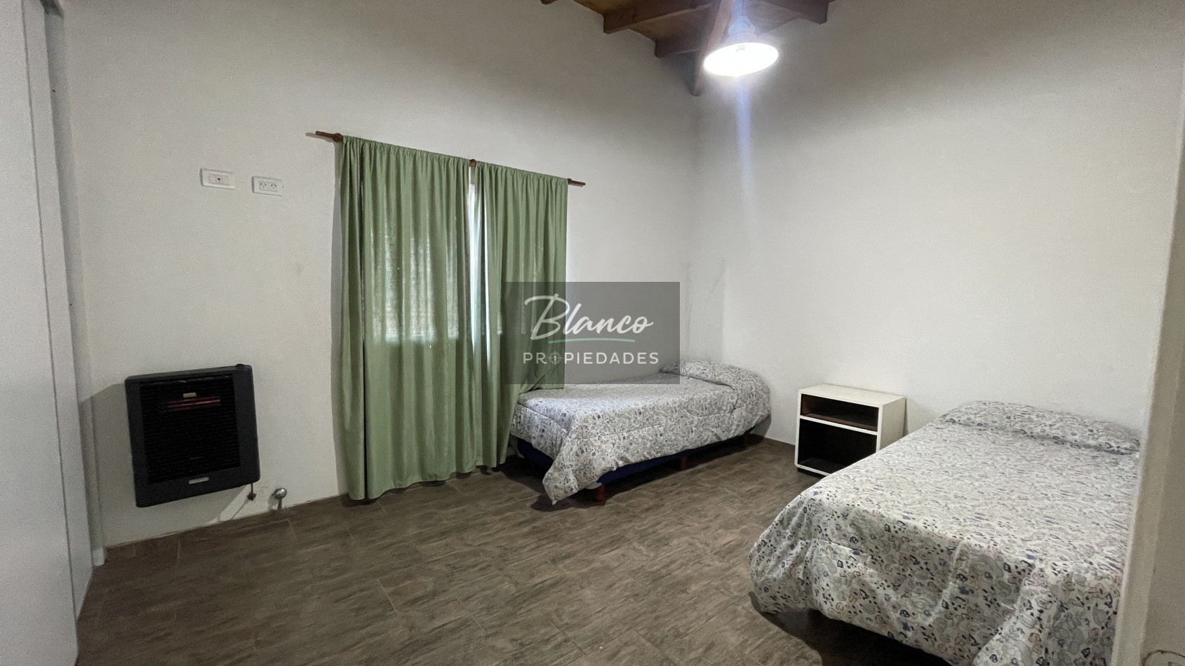 Departamentos de 3 ambientes con gas natural y cochera a mts del Mar!!!