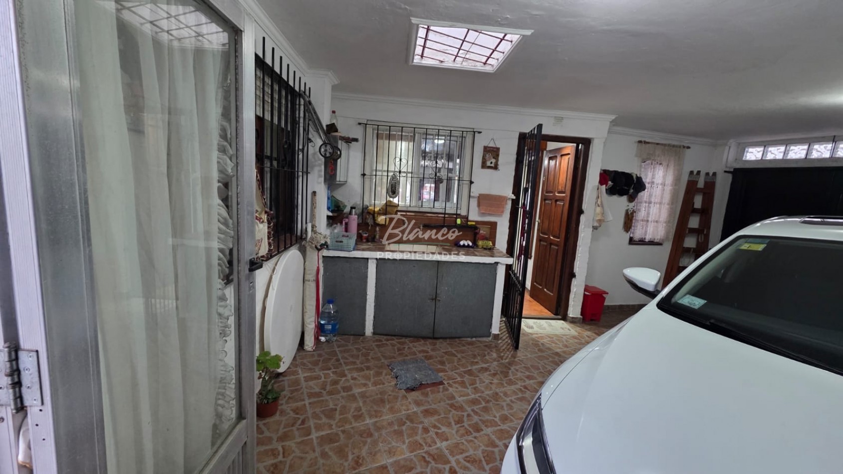 ¡IMPECABLE! PH al Frente 3 Ambientes con Todos los Servicios, Garage y Quincho