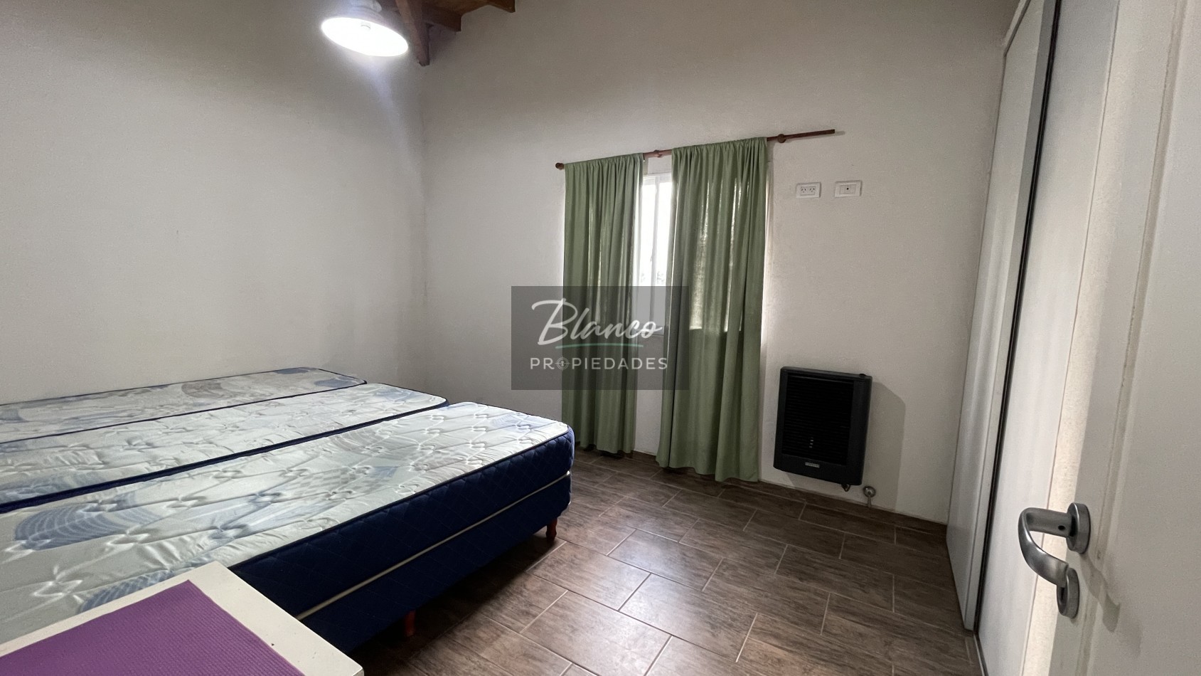 Oportunidad - 3 ambientes con Cochera / gas natural/ sin expensa