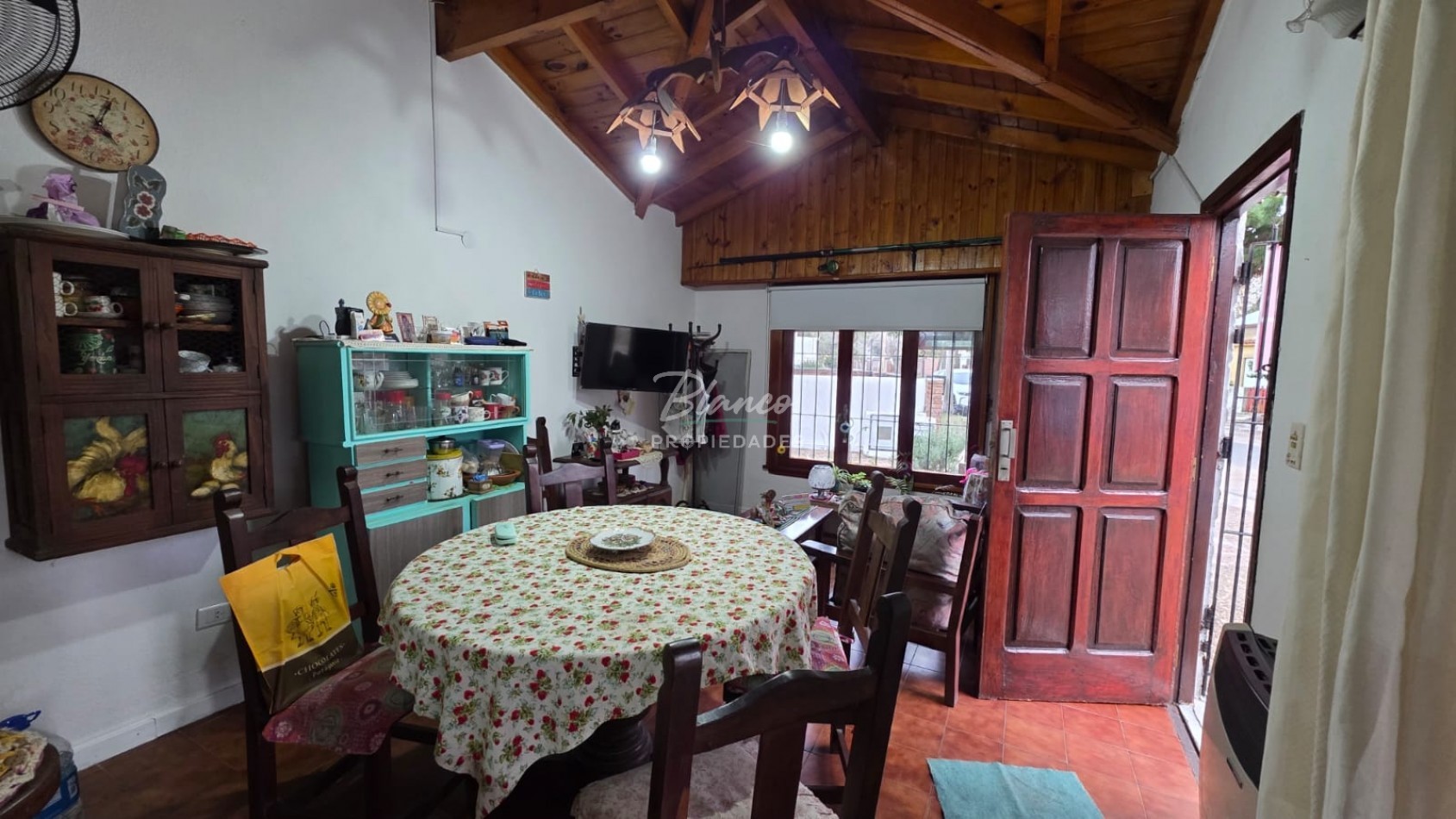 ¡IMPECABLE! PH al Frente 3 Ambientes con Todos los Servicios, Garage y Quincho