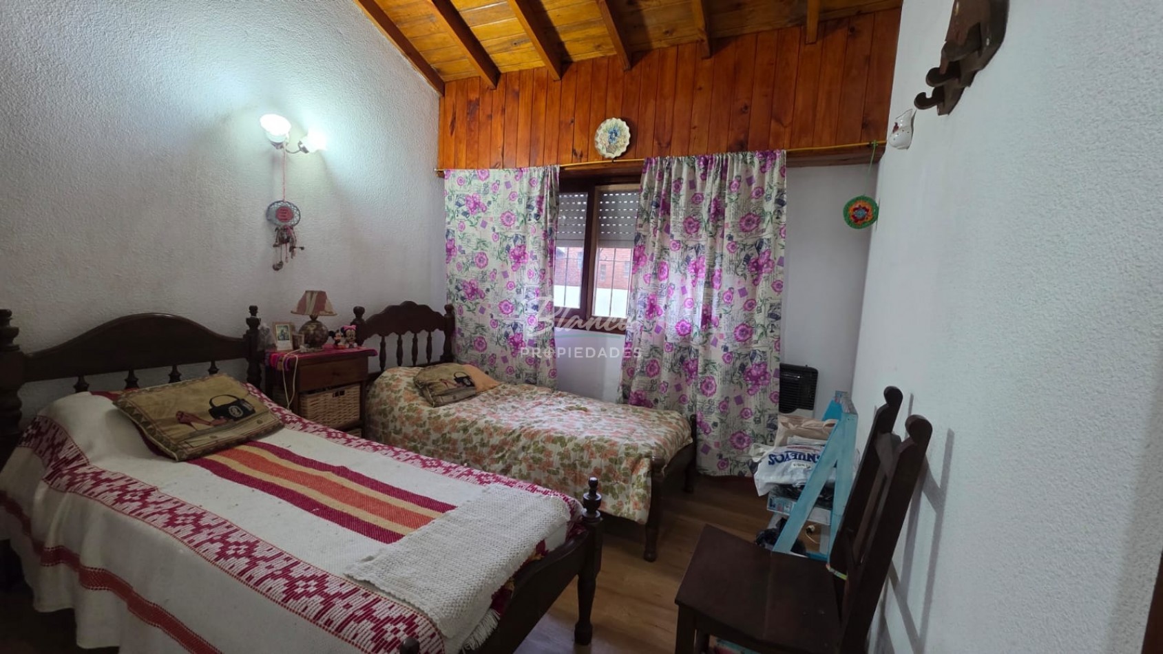 ¡IMPECABLE! PH al Frente 3 Ambientes con Todos los Servicios, Garage y Quincho