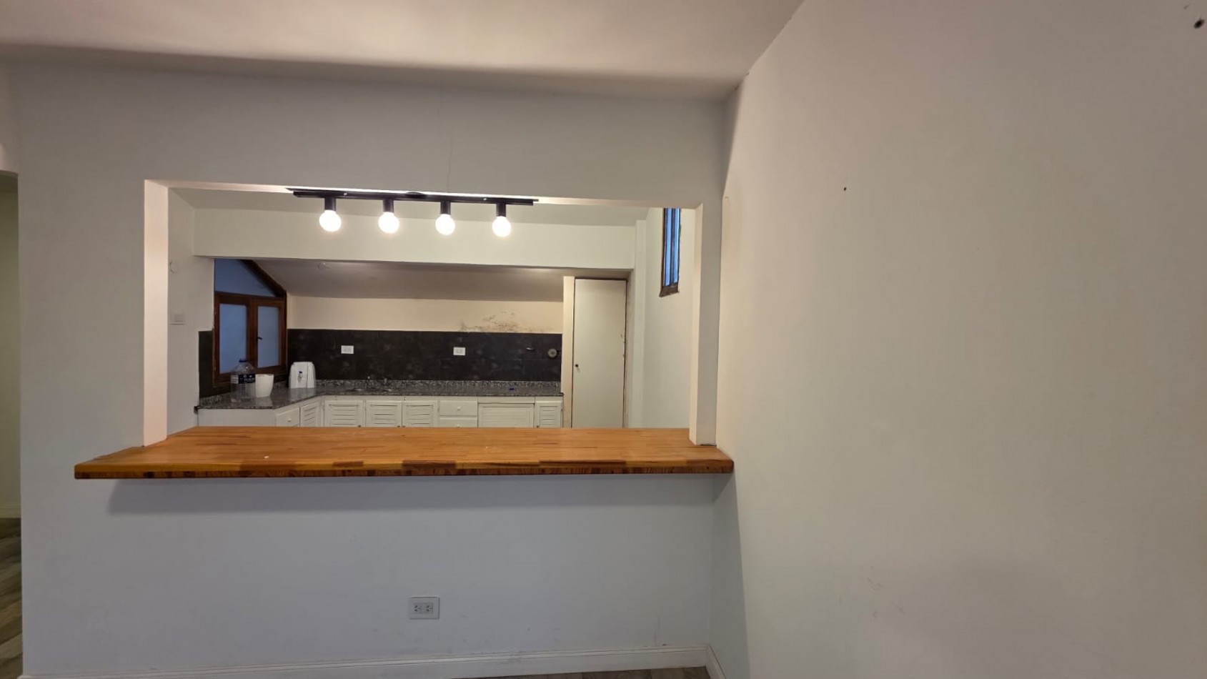 GALPON CON VIVIENDA