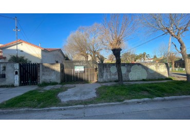 Excelente Terreno  en esquina - Apto Comercial
