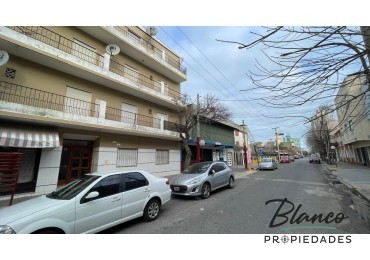DEPARTAMENTO DE 2 AMBIENTES A METROS DE  AVENIDA  LIBERTADOR  EN 1° PISO