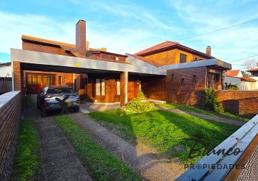 Importante Casa de Categoria de 6 Ambientes - Ideal Vivienda Permanente